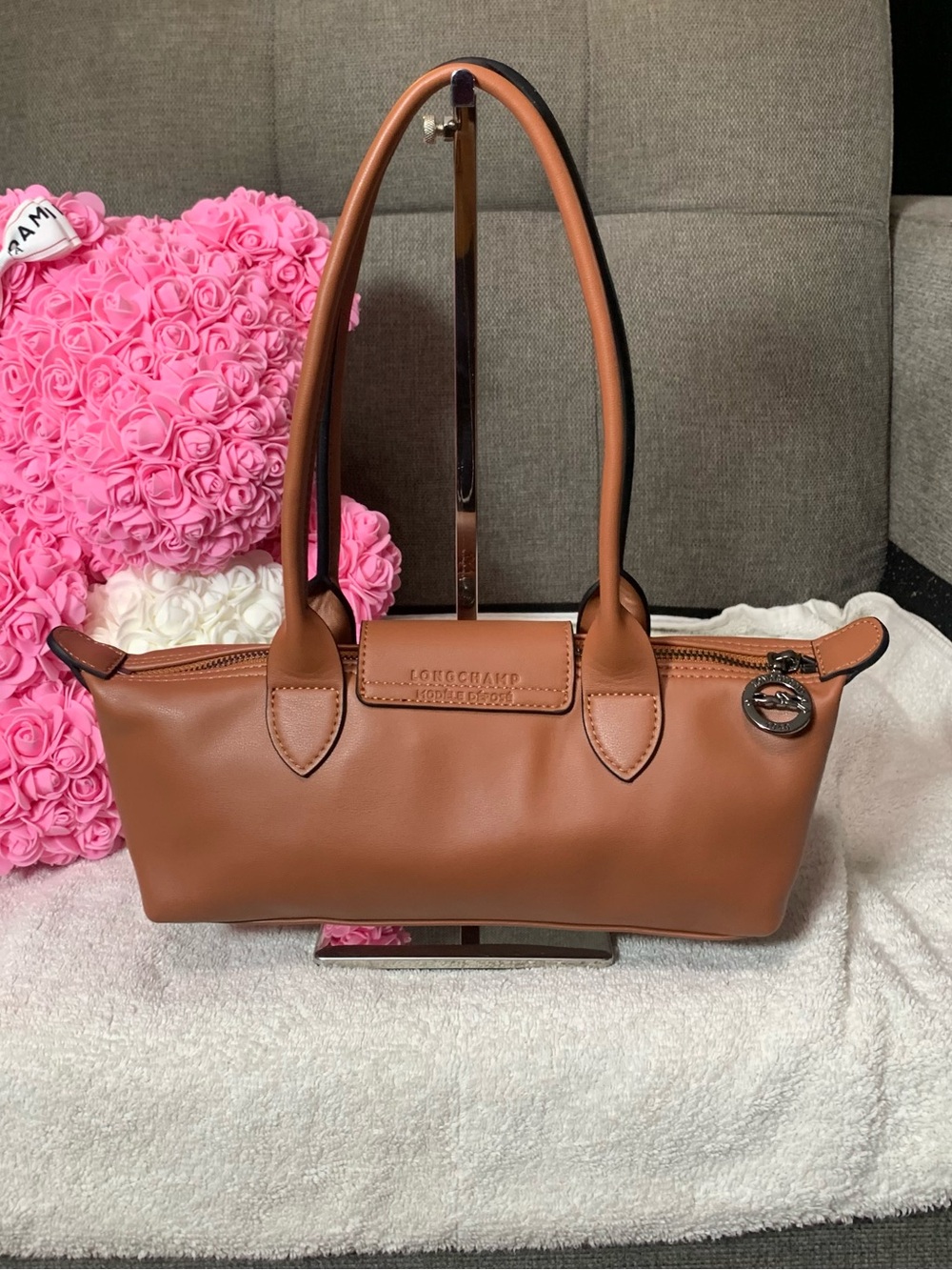 GUC Longchamp Leather Baguette Shoulder Bag - Picture 3 of 6
